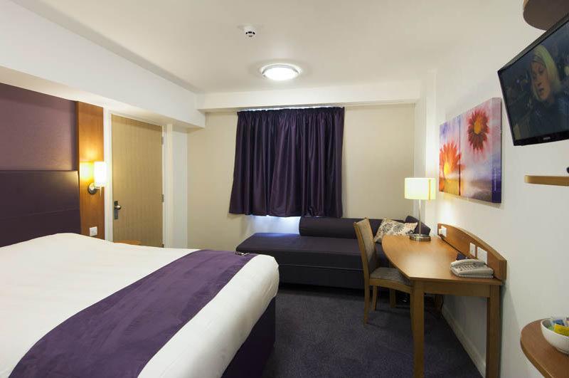 Premier Inn Premier Inn וויגאן מראה חיצוני תמונה